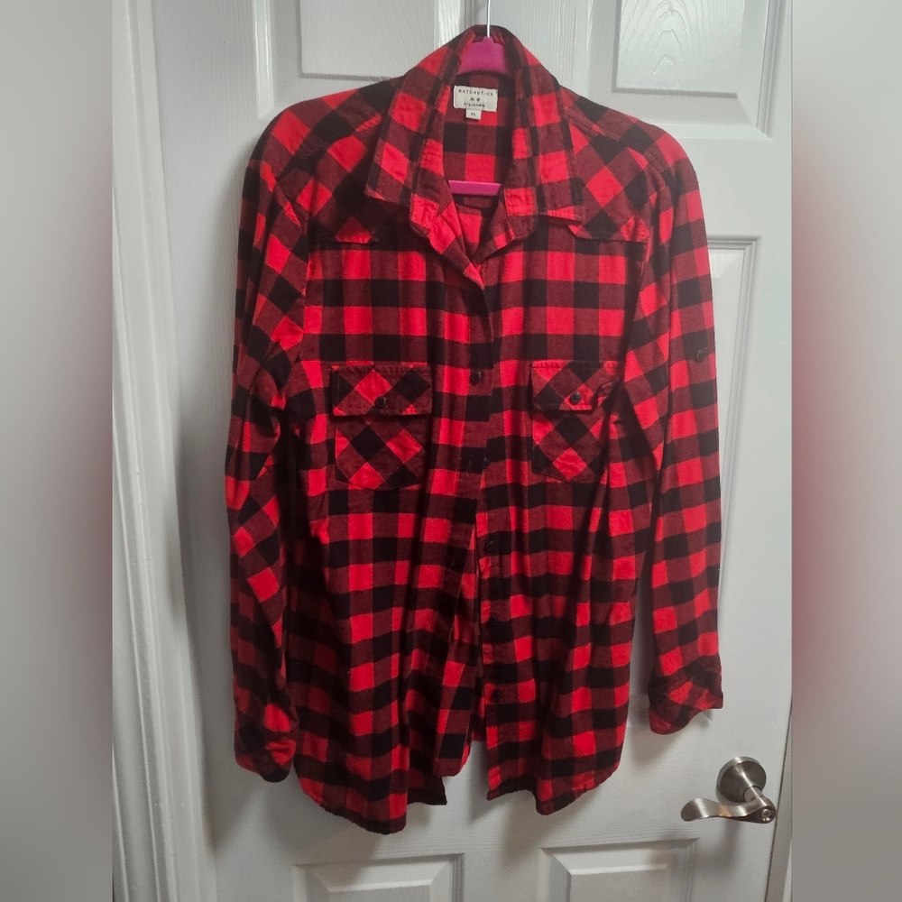 Matchstick red and black Buffalo check button up xl